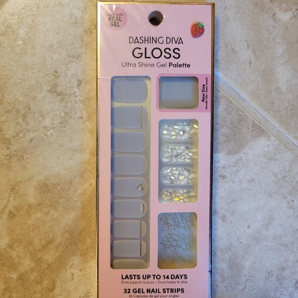 Nail Polish Kit - Picture 2 of 3